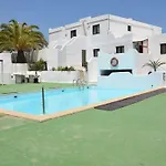 Appartement Casa De Losbucaneros By Interhome